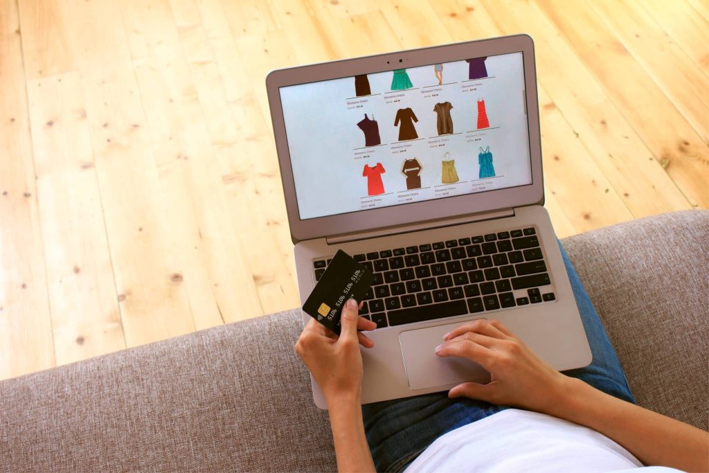 Créer une marque de vêtements en ligne : comment faire ?|||